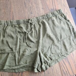 🌞 GAP drawstring shorts